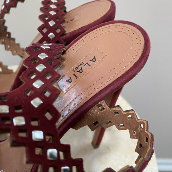 Alaïa Suede Burgundy Studded & Lasercut Accents Platform Heels Size 38.5/8 - Picture 3 of 6
